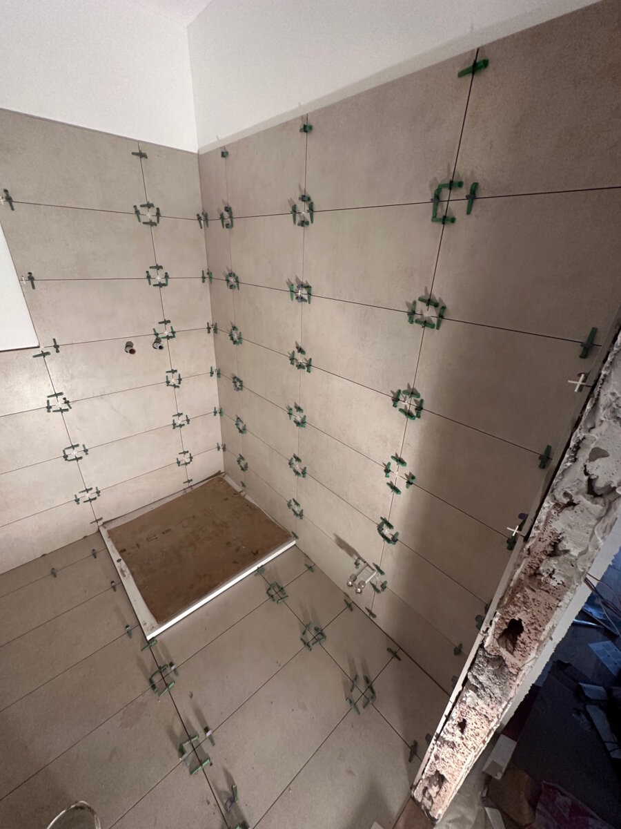 Fliesenverlegung vorher von der FLOTT-BAU GmbH